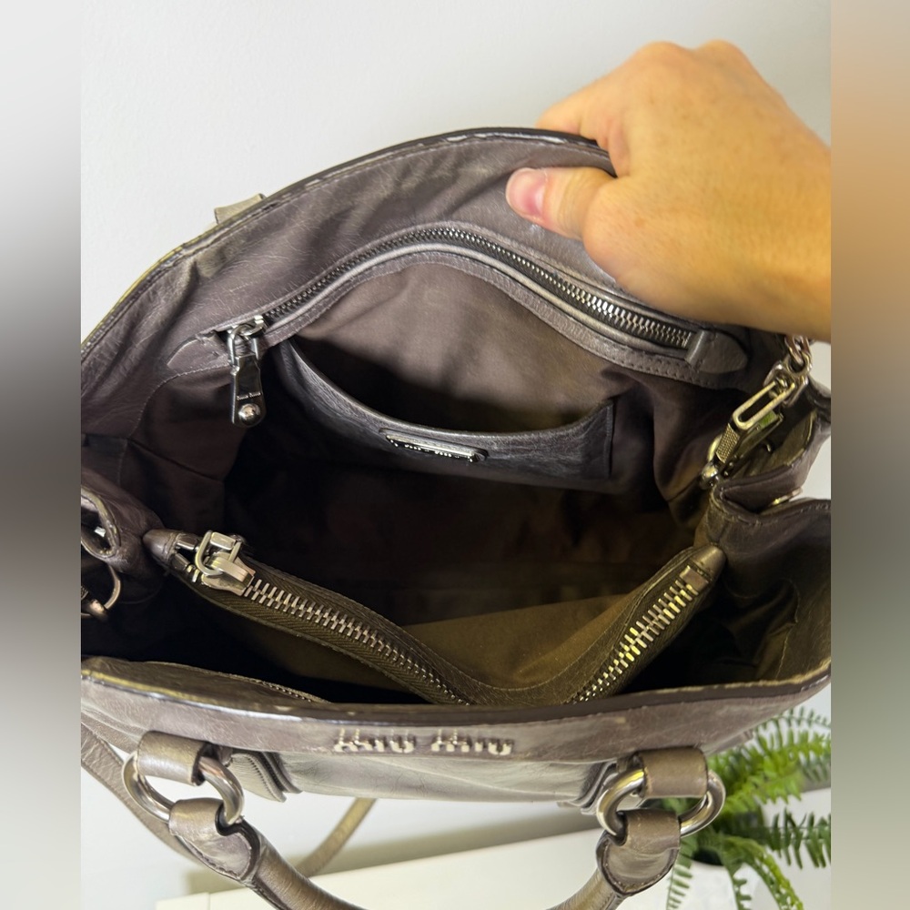 Vintage Miu Miu Vitello Shine In FUMO Gray Leather Shoulder Satchel - Picture 10 of 16